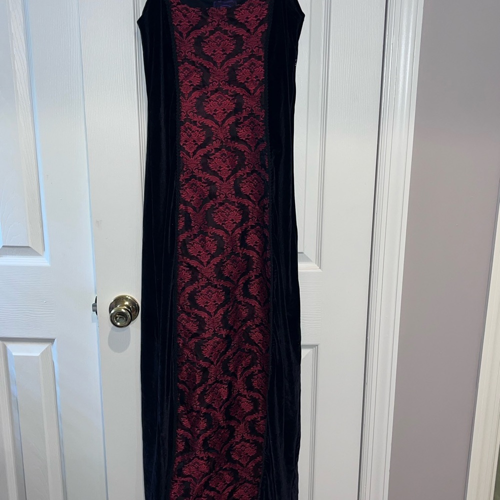 Cyxtees Black Velvet and Red Brocade Maxi Dress M - Picture 2 of 3